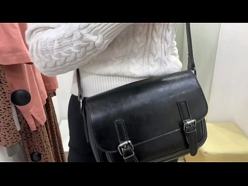 ❤️ Masturbarea în public a tinerei târfe FeralBerry cu un dildo în cabina de probă ️ at ro.marketapp.top ❌️❤