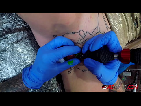 ❤️ Sully Savage, o bunăciune extrem de tatuată, și-a făcut un tatuaj pe clitorisul ei ️ at ro.marketapp.top ❌️❤